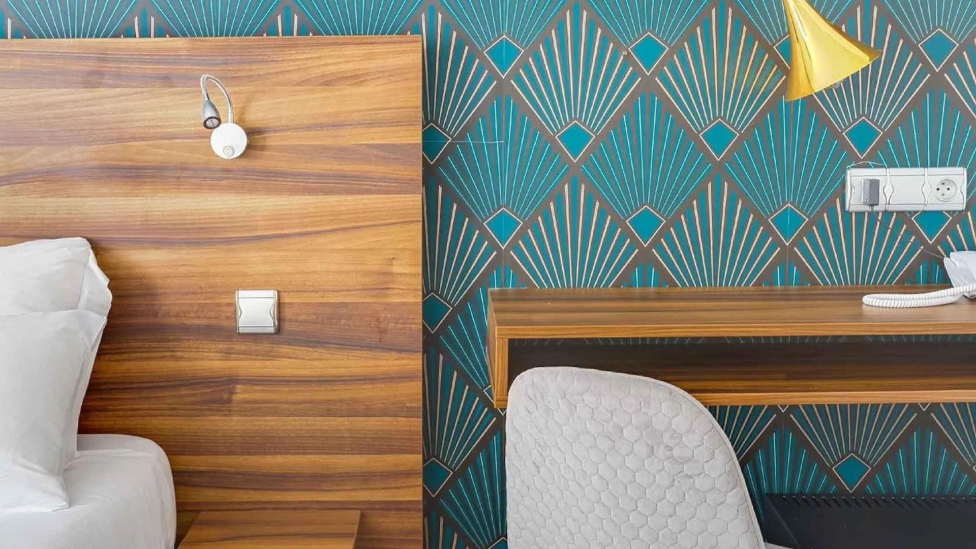 Carladez Cambronne Hotel 3*