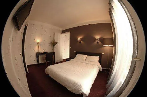 Otel Carladez Cambronne 3*