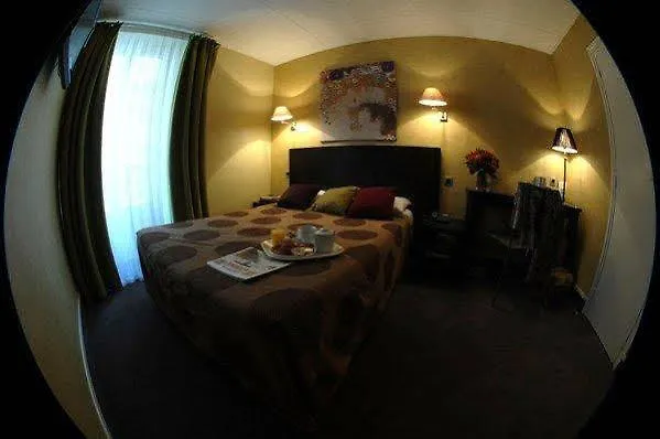 Carladez Cambronne Otel Paris