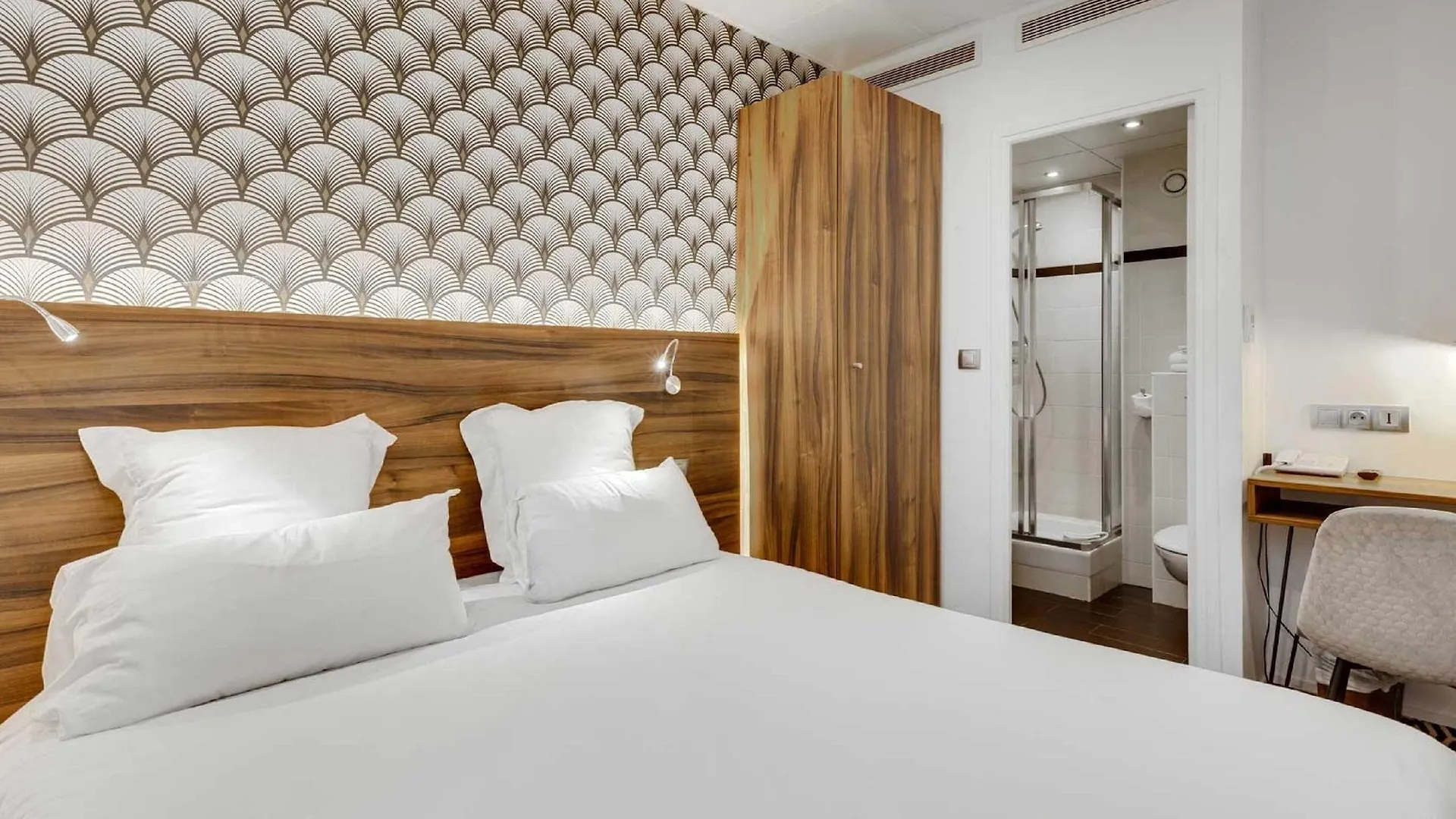 Carladez Cambronne Otel Paris