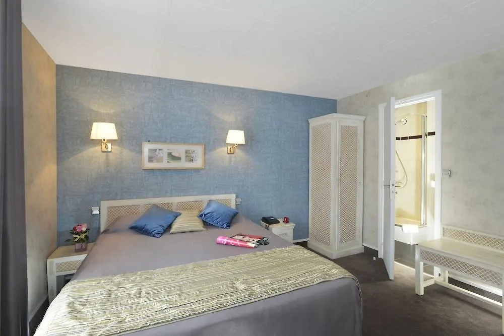 Carladez Cambronne Otel 3*