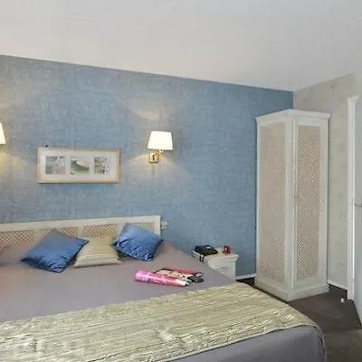 Carladez Cambronne Otel